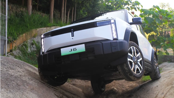 SUV Offroad Listrik Chery J6 Sudah Mulai Diproduksi Lokal, Siap Kirim Desember 2024